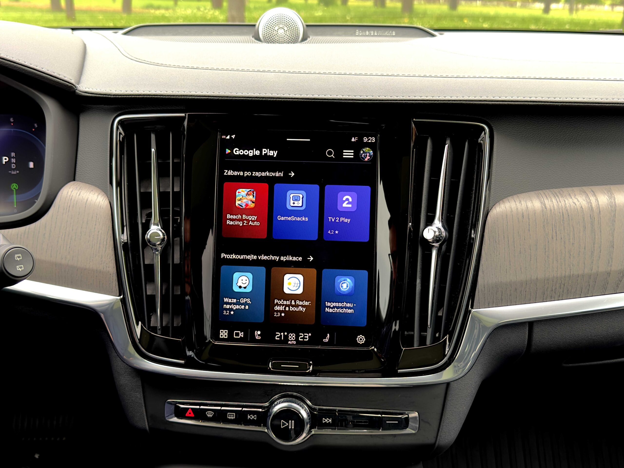 Volvo V90 Cross Country Android infotainment